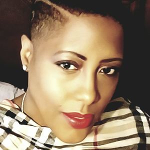 Meet your Posher, Elise